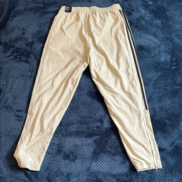 NWT Adidas Men’s Tiro Woven Track Pants Putty Grey Size M - Picture 6 of 9